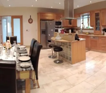 The Mansion بيت للعطل *