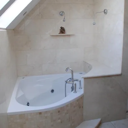 The Mansion بيت للعطل